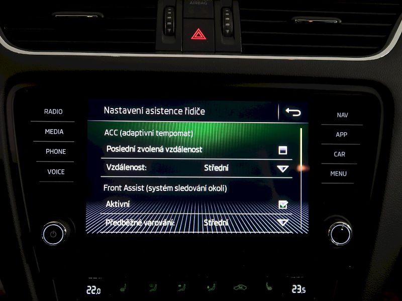 Škoda Octavia (2018) STYLE 1.5TSI 110KW DSG DCC NAV - fotka 24 z 39