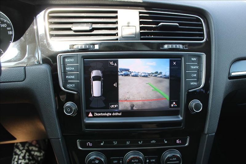 Volkswagen Golf 2,0 TDi  XENONY, AUTOMAT - fotka 24 z 32