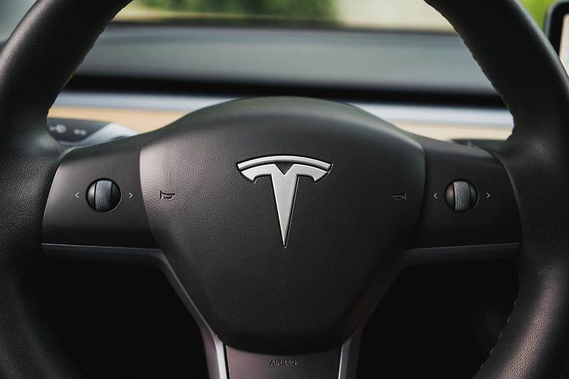 Tesla Model Y (2022) Long Range AWD 79kWh, SoH 91% - fotka 17 z 27