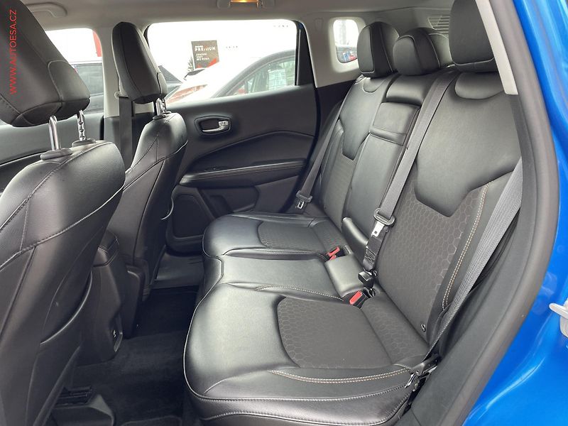 Jeep Compass (2018) 1.6 M-Jet, Longitude, TZ - fotka 10 z 20