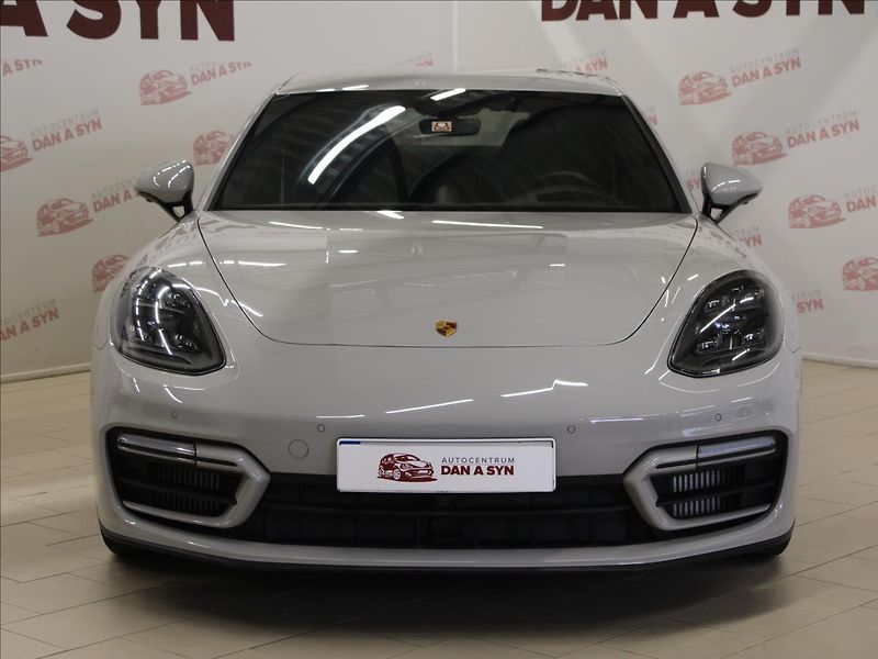 Porsche Panamera 4,0 GTS 368 kW zánovní stav - fotka 2 z 36