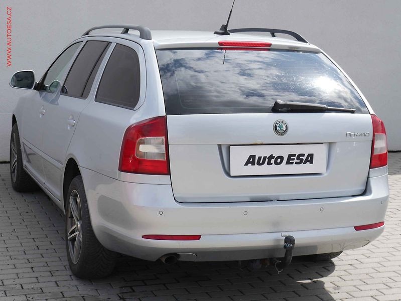 Škoda Octavia (2010) 1.6TDi, AAC, tempo - fotka 6 z 20