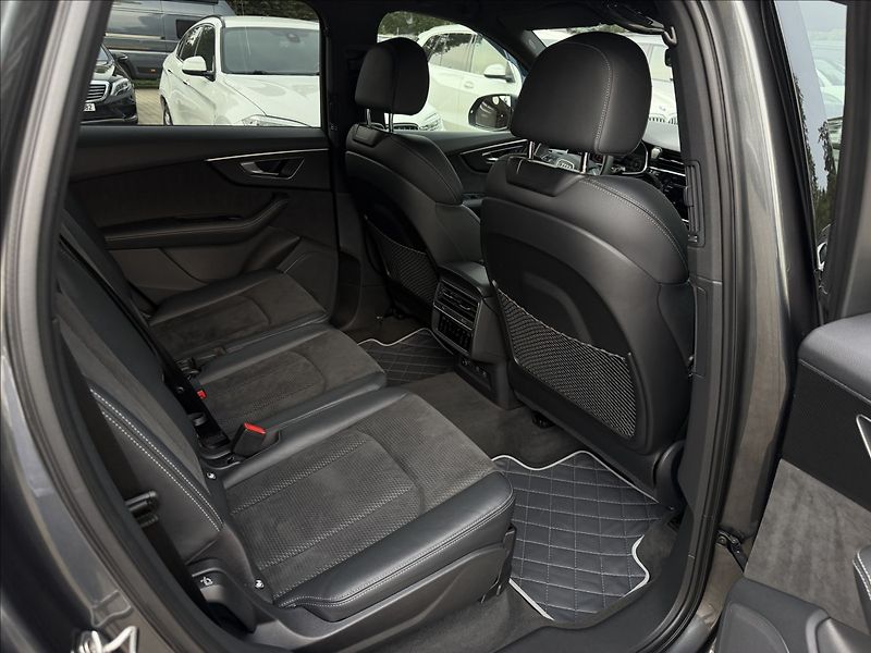 Audi Q7 50 TDI S-line Quattro - fotka 23 z 28