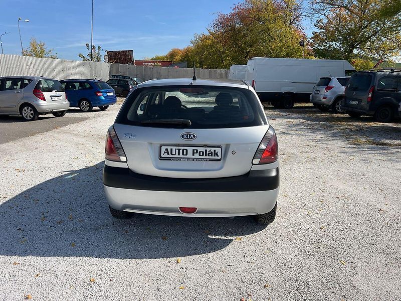 Kia Rio 1.4 16V - fotka 15 z 16