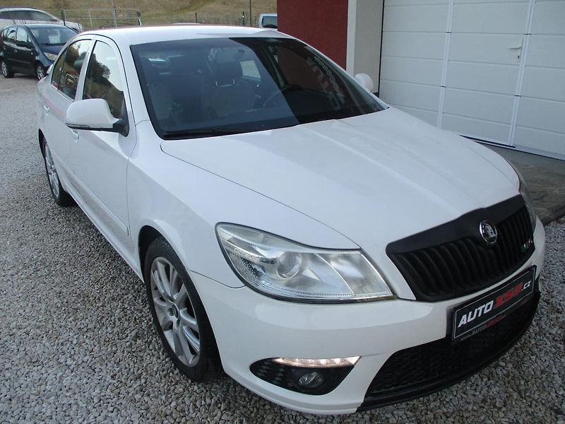Škoda Octavia 2.0 TSi RS +sada kol - fotka 1 z 31