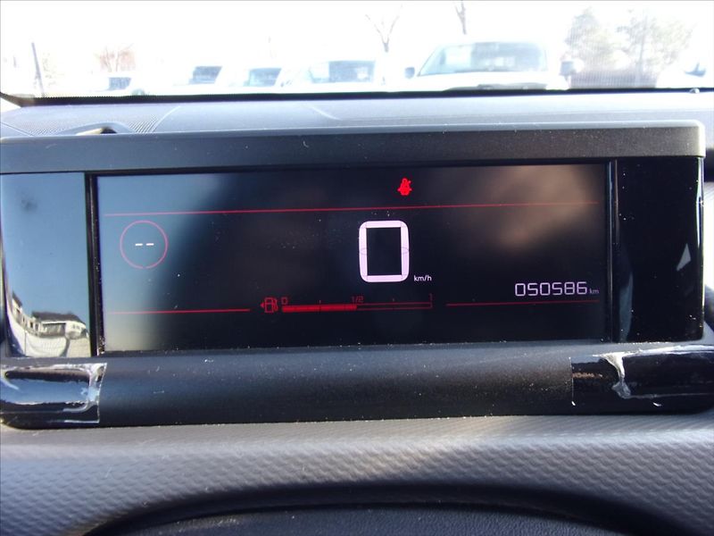 Citroën C4 Cactus 1,2 PT 81kW  ČR - fotka 17 z 27