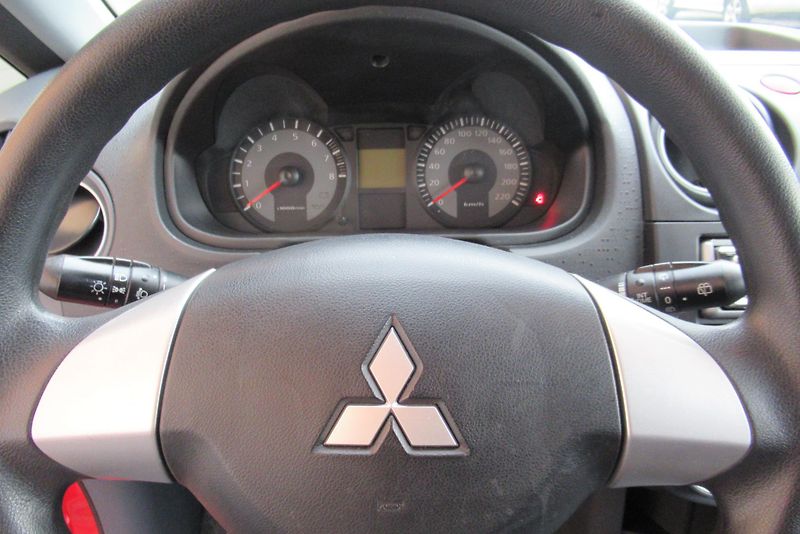 Mitsubishi Colt 1.1 MPi KLIMA SADA KOL - fotka 11 z 17