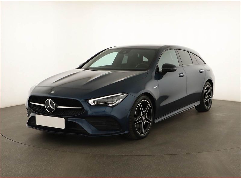 Mercedes-Benz CLA (2022) AMG Paket 200 d - fotka 2 z 21