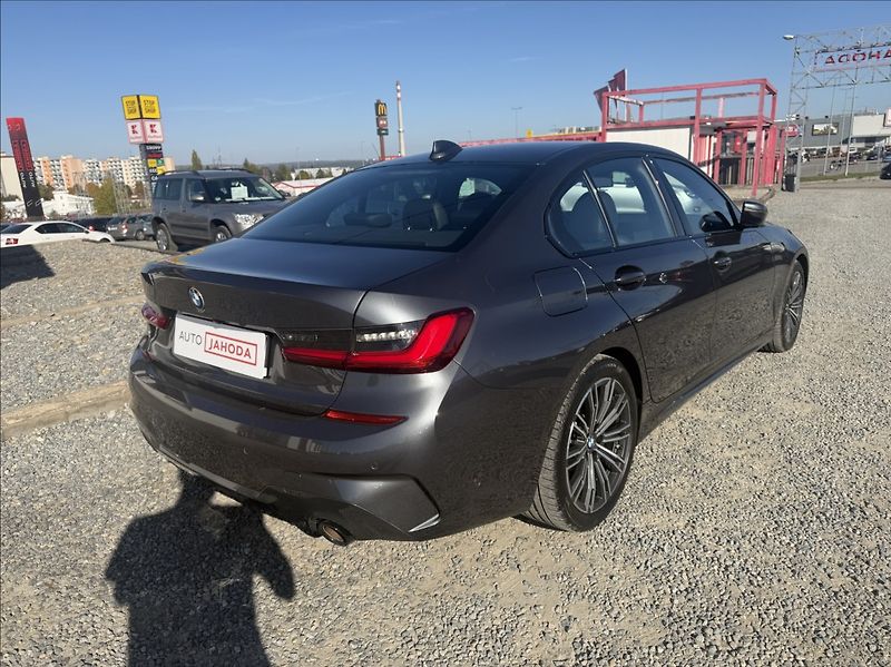 BMW Řada 3 2,0 330i, M-sport,X-drive,CZ, - fotka 6 z 33