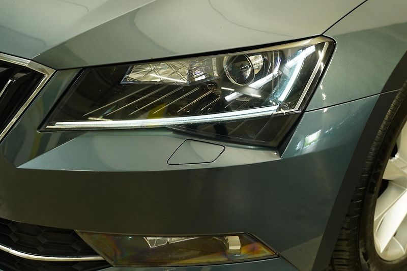 Škoda Superb - fotka 9 z 27