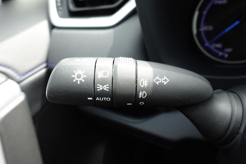 Toyota RAV4 2.5HSD 178 - 1 CVT (4x4) Selec - fotka 27 z 33