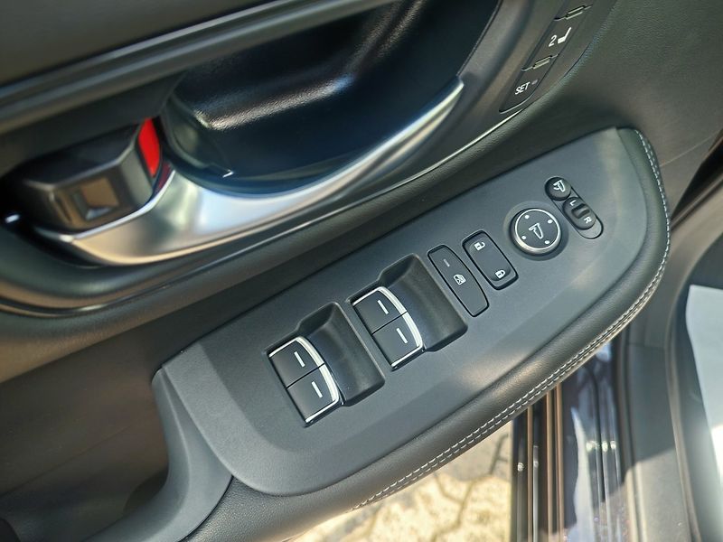 Honda ZR-V (2026) 2.0e:HEV 135kW ADVANCE SKLADEM - fotka 16 z 18