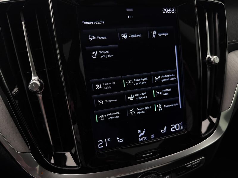 Volvo V60 CC MOMENTUM PRO AUT - fotka 35 z 48
