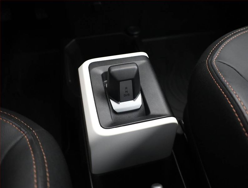 Dacia Spring (2025) Electric 65 (27 kWh), Automat - fotka 12 z 20