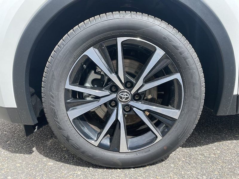 Toyota C-HR 2.0L PHEV, (2x4), Style - fotka 4 z 19