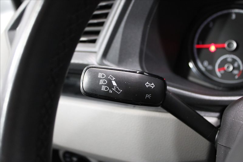 Volkswagen Caravelle 2,0 TDI 110kW DSG Comfortline - fotka 15 z 32