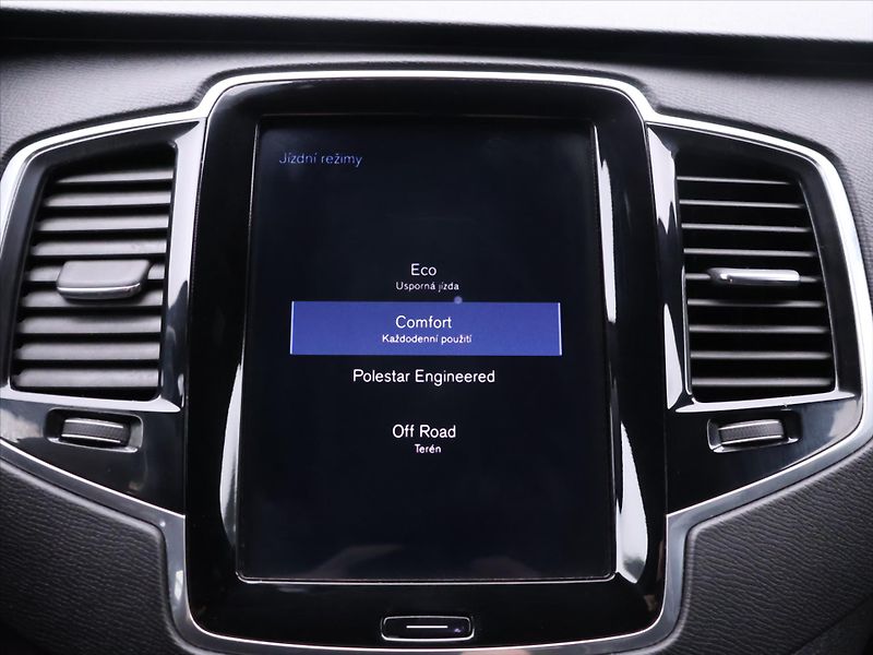 Volvo XC90 2,0 D5 Aut. AWD CZ R-Design - fotka 27 z 36