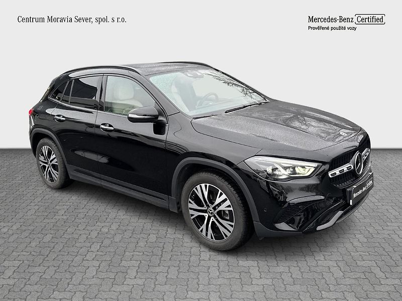 Mercedes-Benz GLA 200 d 4MATIC - fotka 7 z 16