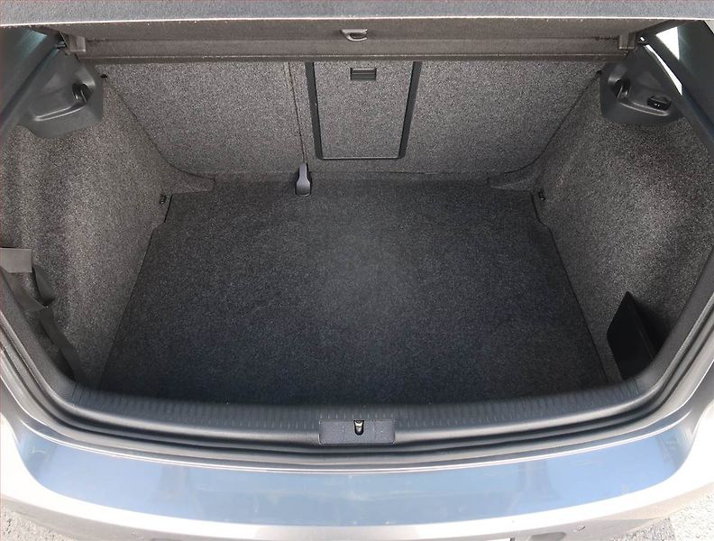 Volkswagen Golf (2012) Comfortline 1.6 TDI, Tempomat - fotka 13 z 17