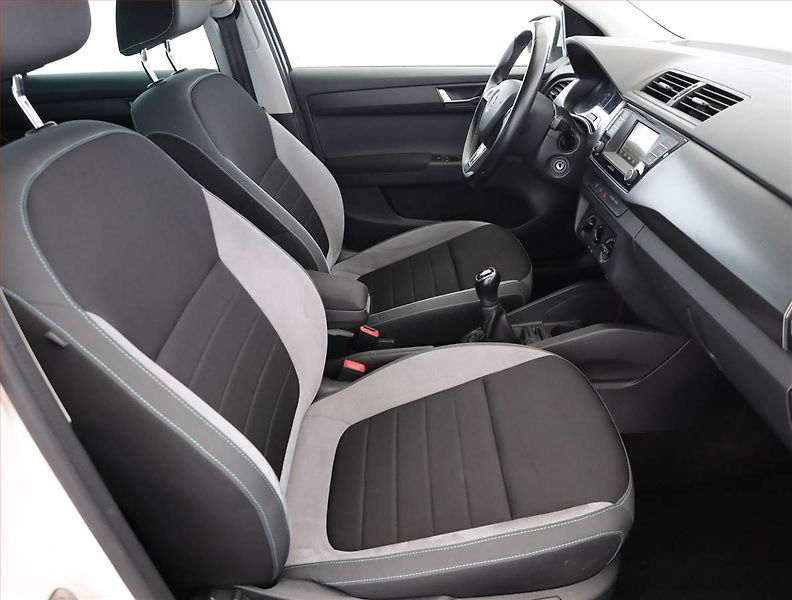 Škoda Fabia (2017) JOY 1.2 TSI, Serv.kniha - fotka 7 z 15