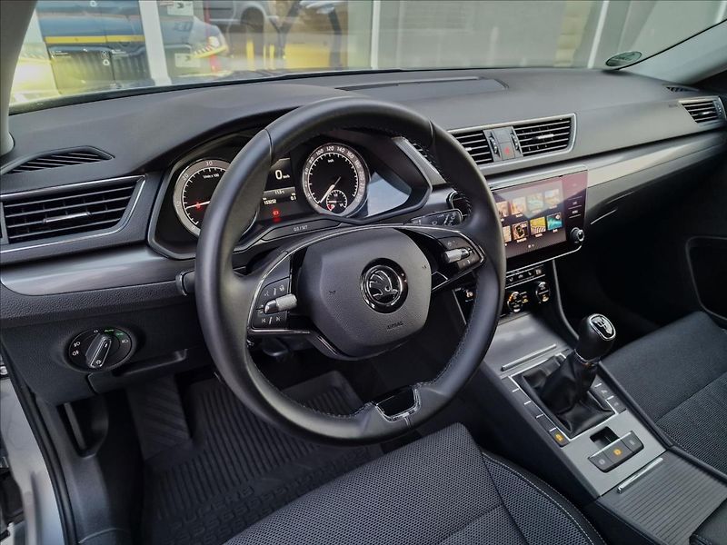 Škoda Superb 2.0TDI 110kW Style Combi,1Maj - fotka 20 z 49