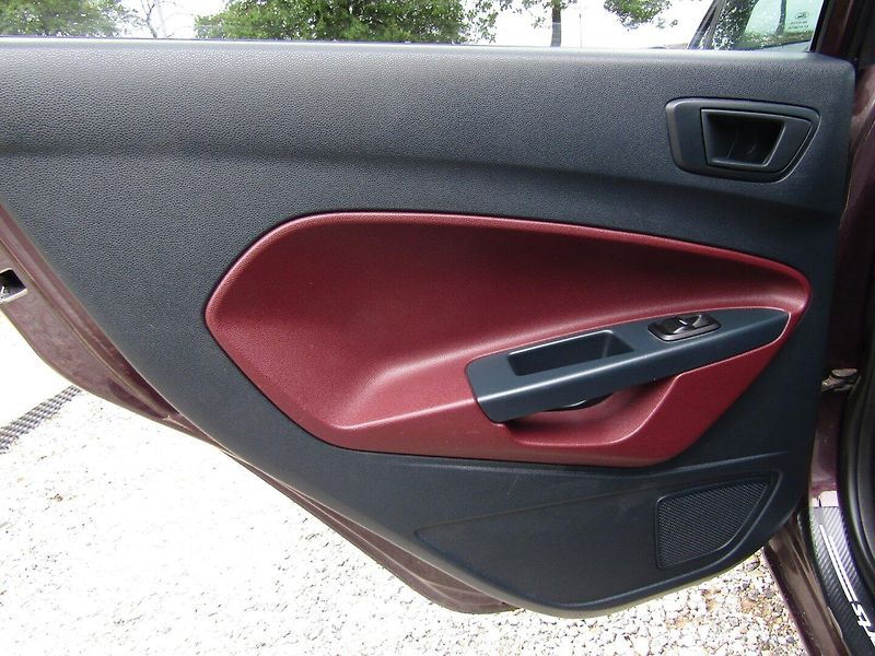Ford Fiesta (2009) 1.6 TDCi 66kW - fotka 20 z 34