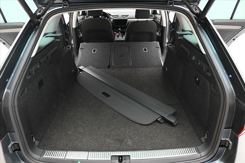 Škoda Superb 1,4 TSI iV 160 kW DSG Style Zá - fotka 11 z 33