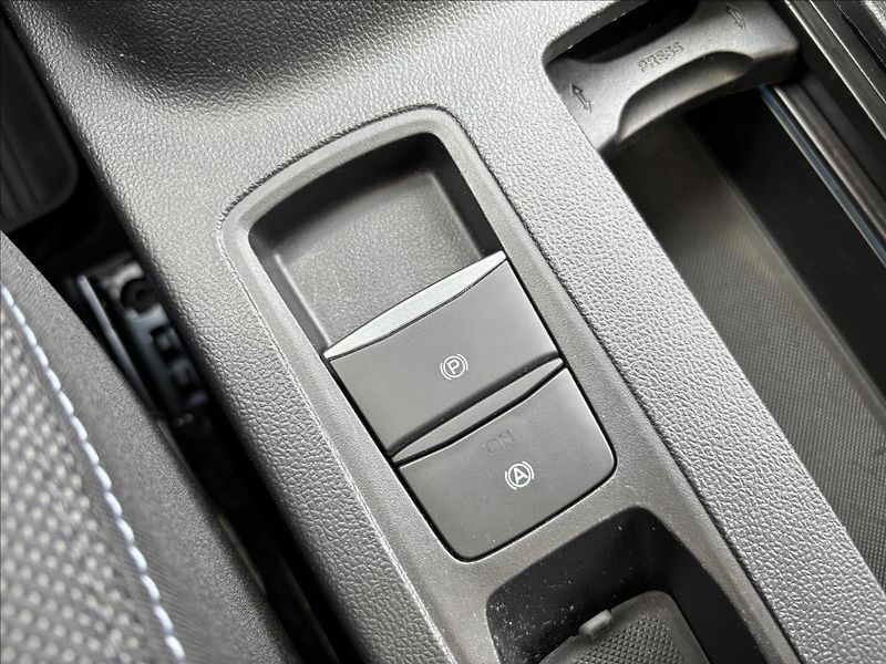 Ford Focus 1,0 mHEV 114kW Active DPH - fotka 41 z 44