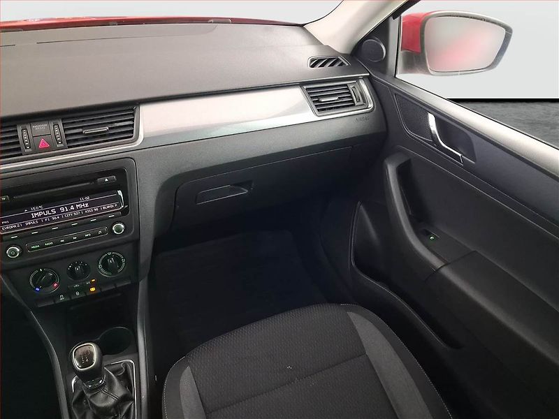 Škoda Rapid (2014) Spaceback 1.2 TSI - fotka 8 z 21