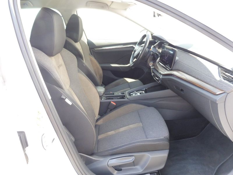 Škoda Octavia (2023) Combi Scout 2,0 TDI 147kW DSG - fotka 9 z 30