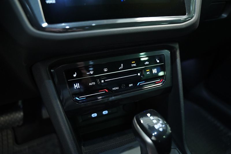 Volkswagen Tiguan - fotka 21 z 31