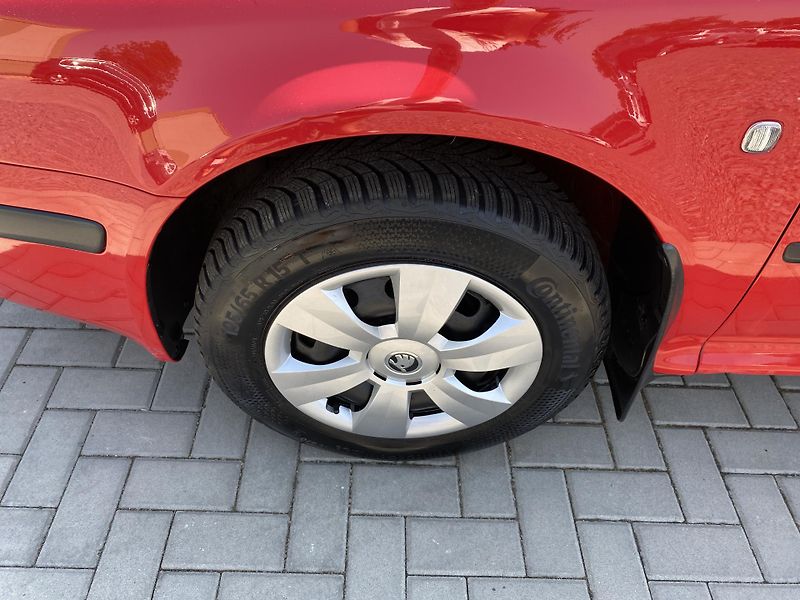 Škoda Octavia 1.6MPI 75kW-1xMAJ.-KLIMATIZACE - fotka 9 z 30