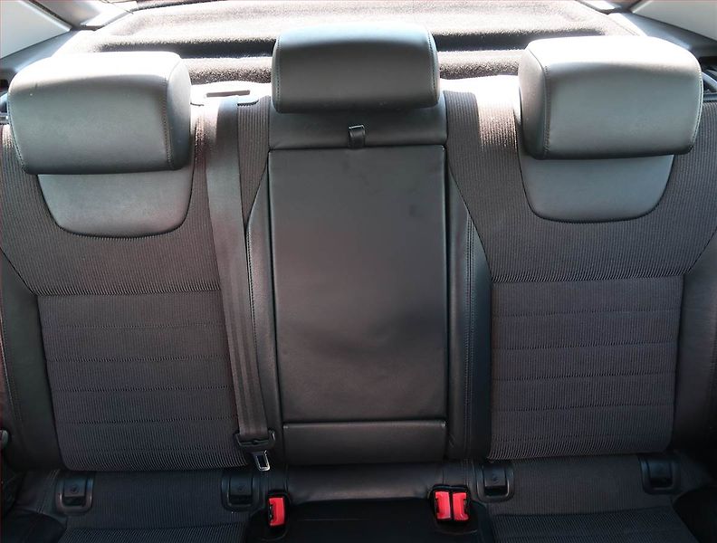 Škoda Octavia (2014) Elegance 1.2 TSI, Navi, Xenony - fotka 10 z 20