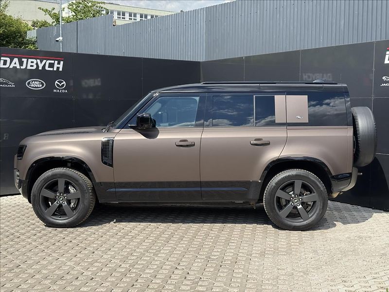 Land Rover Defender 3,0 110 D300 X-DYN. HSE ZÁRUKA - fotka 5 z 40