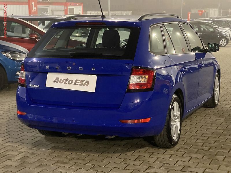 Škoda Fabia (2021) 1.0 TSi, 1.maj,ČR, Ambition - fotka 4 z 16
