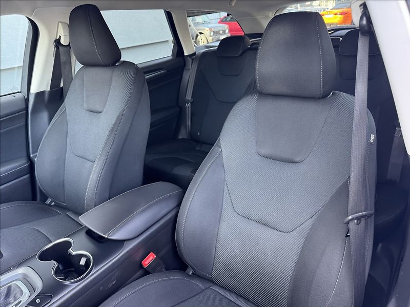 Ford Mondeo 2,0 TDCi TITANIUM tažné ČR - fotka 22 z 50
