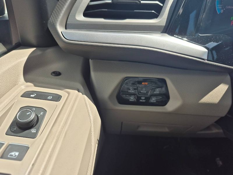 Volkswagen Multivan (2025) 2,0 TDI 110 kW Life Long DSG - fotka 13 z 23
