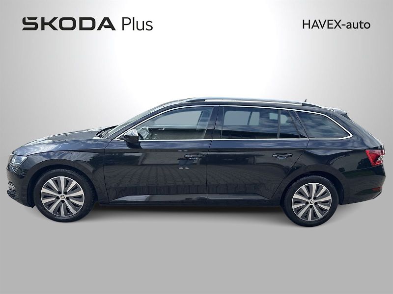 Škoda Superb (2023) Combi 2.0 TDI DSG Style - fotka 3 z 35