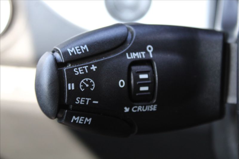 Citroën SpaceTourer 2,0 HDi  1.MAJ,A/T,DPH,8MÍST - fotka 20 z 41