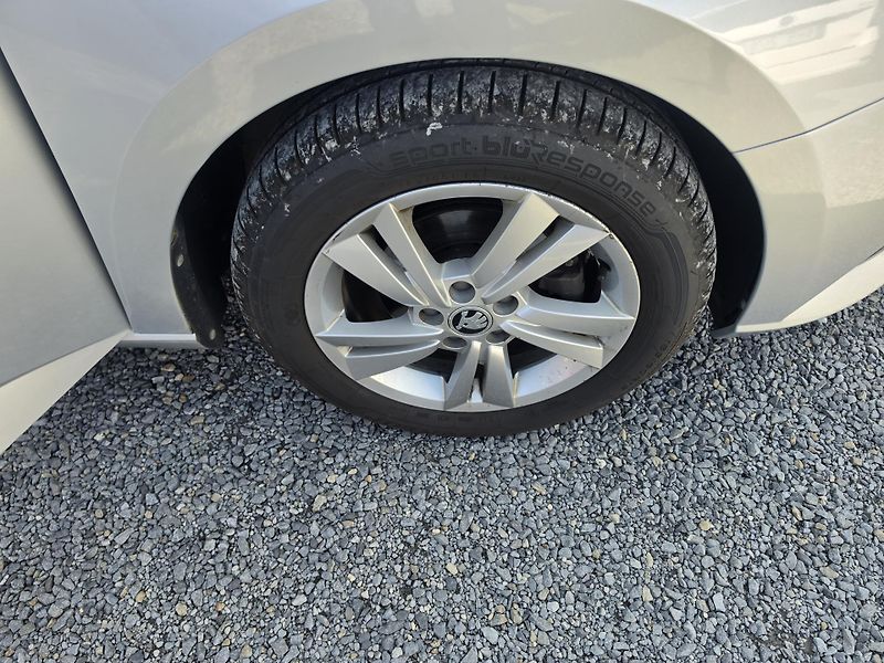 Škoda Fabia 1.0 TSI 46tkm - fotka 5 z 18