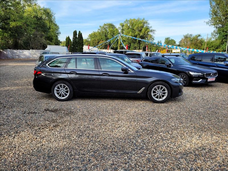 BMW Řada 5 2,0 HEV,LED,Navi,kůže,výhřev - fotka 4 z 49