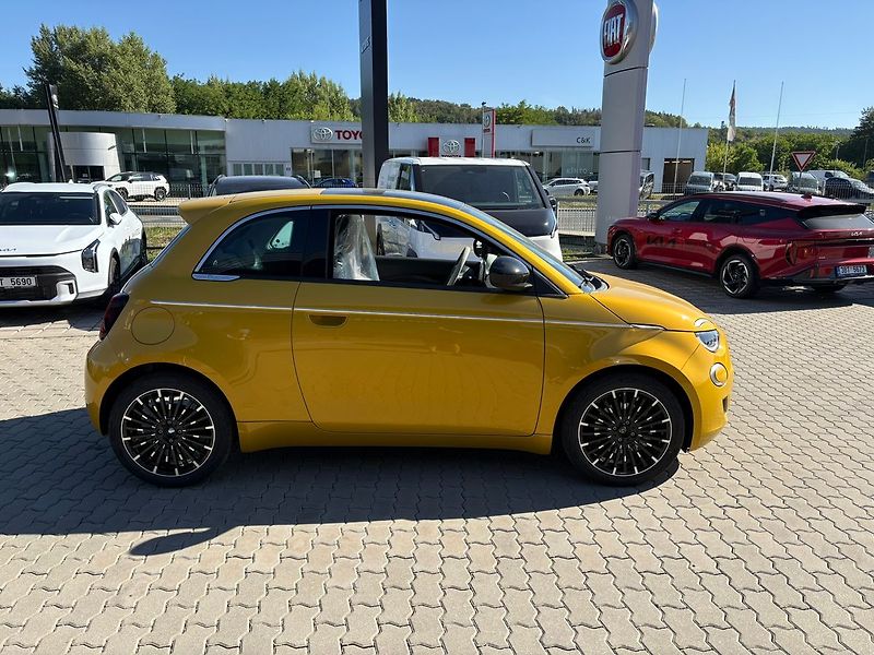 Fiat 500 (2026) Hybrid La Prima HB 1.0 BSG 65k - fotka 8 z 14