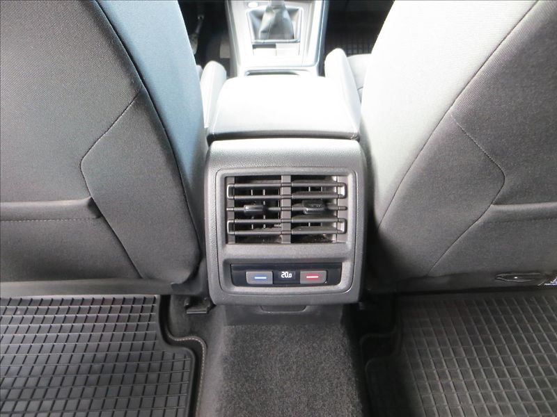 Volkswagen Golf Variant 1,5 TSI STYLE Akční CENA!!! - fotka 21 z 22