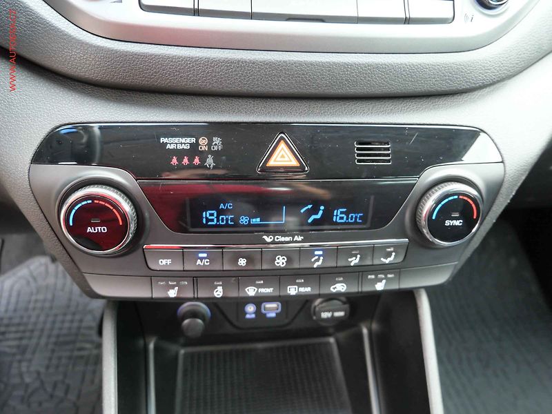 Hyundai Tucson (2017) 2.0 CRDi 4x4, 1.maj,ČR, Style - fotka 18 z 26