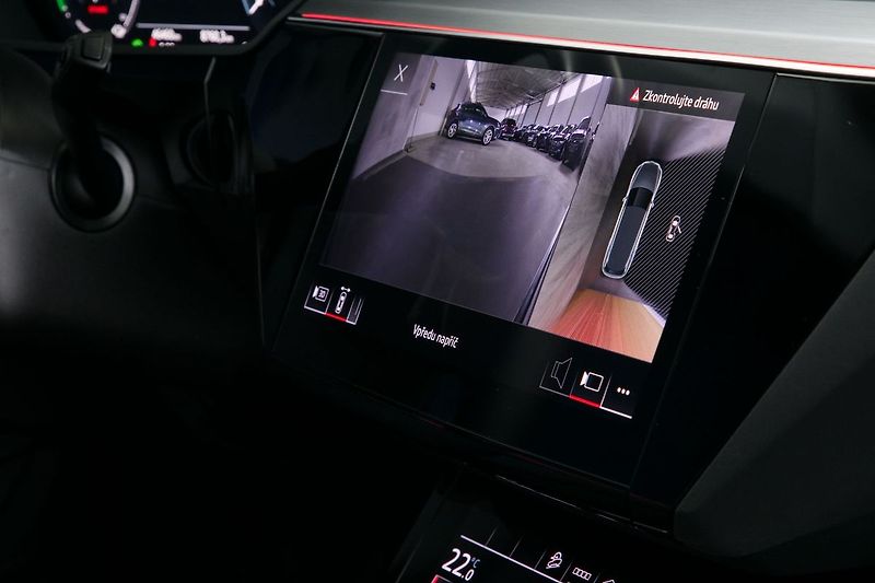 Audi e-tron 55 300kW Tažné HUD NightVision - fotka 29 z 50