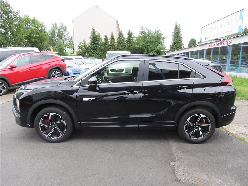 Mitsubishi Eclipse Cross 2,4 i PHEV Plug-in Instyle+ - fotka 7 z 34