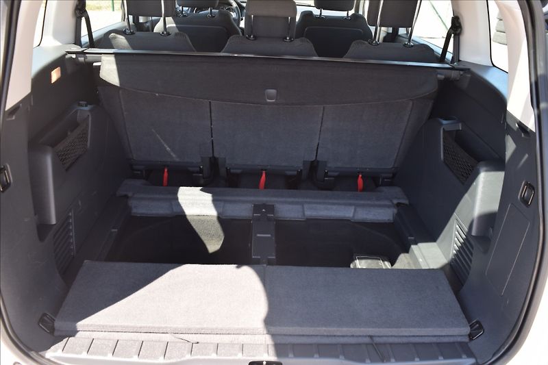 Peugeot 5008 1,6 HDI 84KW AUTOMAT PO SERVIS - fotka 25 z 49