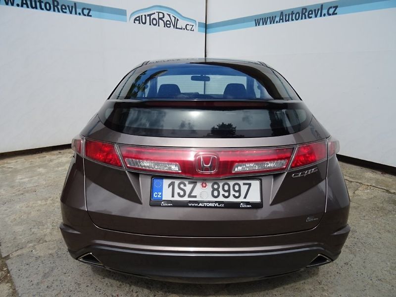 Honda Civic (2010) 1.4i,73kW,NovéČR,klima - fotka 19 z 21