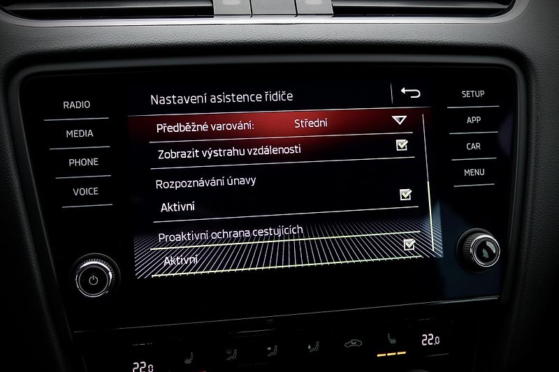 Škoda Octavia 3 FL Combi 1.5 TSI 110 kW DSG - fotka 27 z 39
