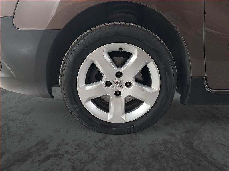 Peugeot Partner (2012) Outdoor 1.6 HDi, 5Míst, ČR - fotka 14 z 16